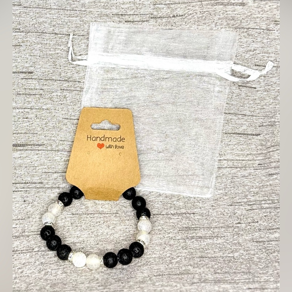 NWT - Handmade Black & White Marbled Beaded Elastic Stretch Bracelet - Aprox 7”